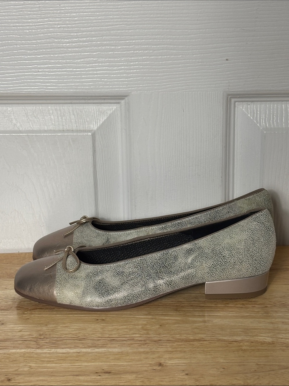 NWOT Ara Metallic Taupe Cap-Toe Ballet Style Small Block heel 5.5 subtle shimmer